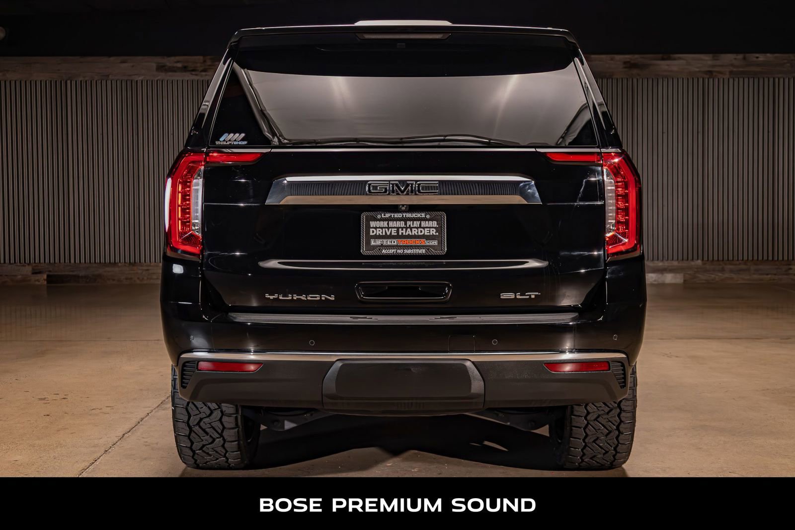 Used 2024 GMC Yukon XL SLT w/ SLT Luxury Package image 8