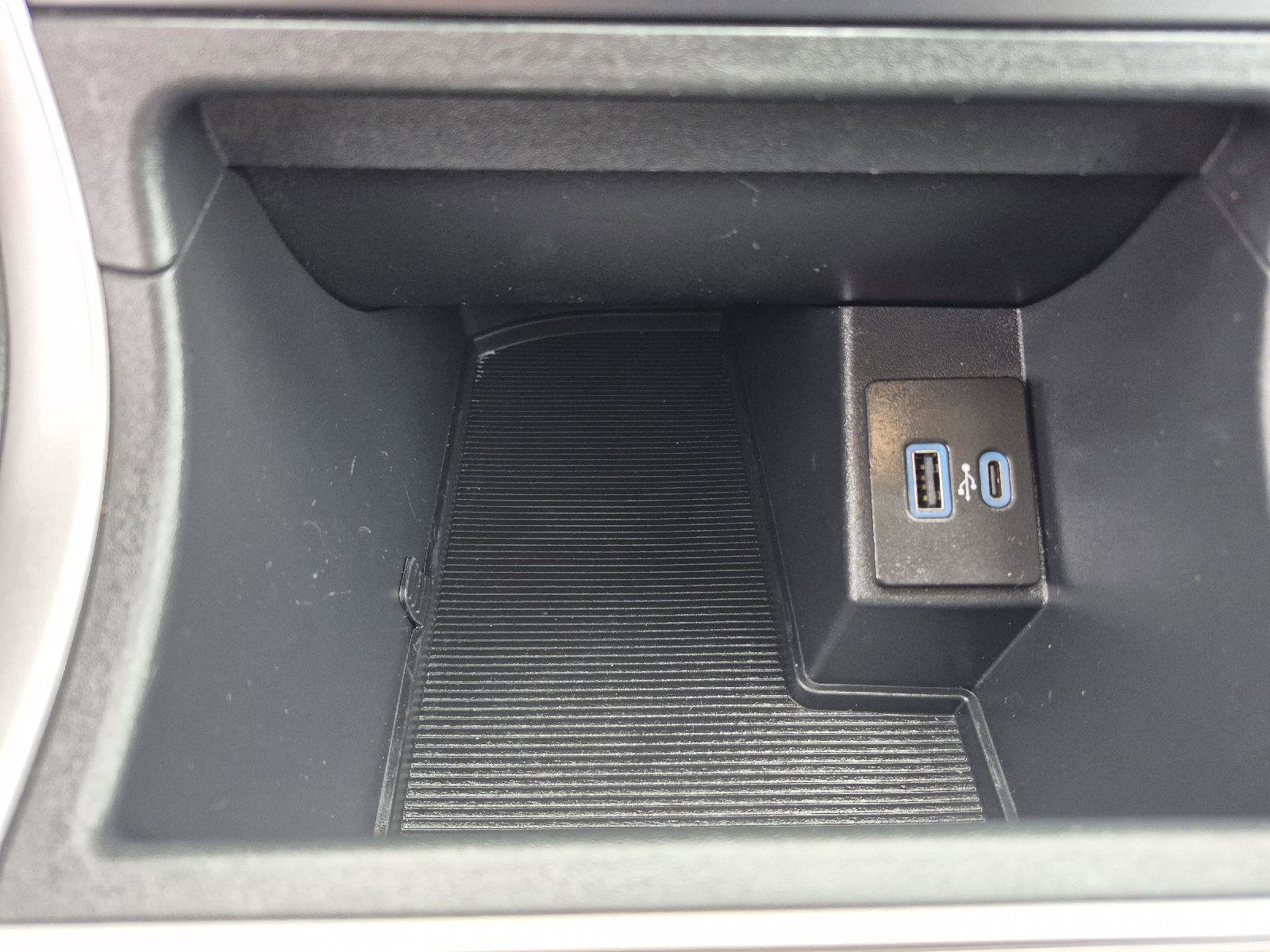 Certified 2024 Ford Edge SEL image 18