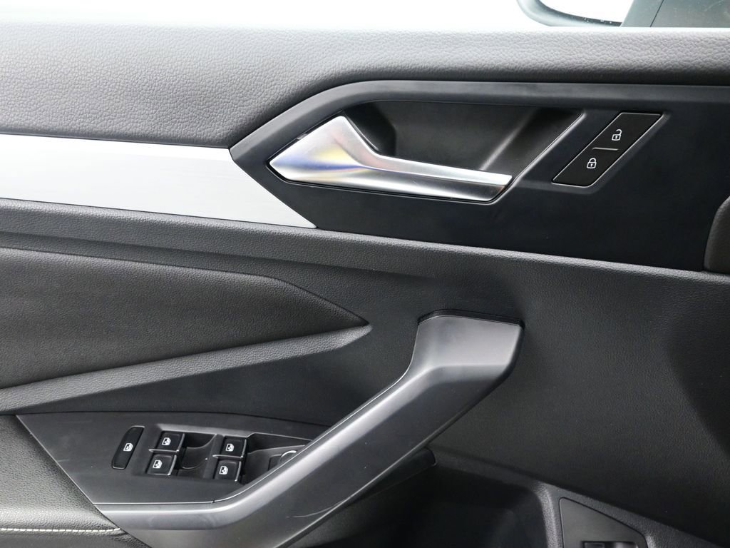 Used 2025 Volkswagen Jetta S image 17