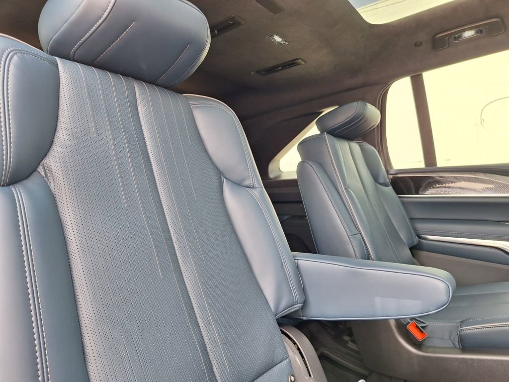 New 2026 Cadillac Escalade IQ Sport 2 w/ LPO, ONYX Package AWD/4WD image 20