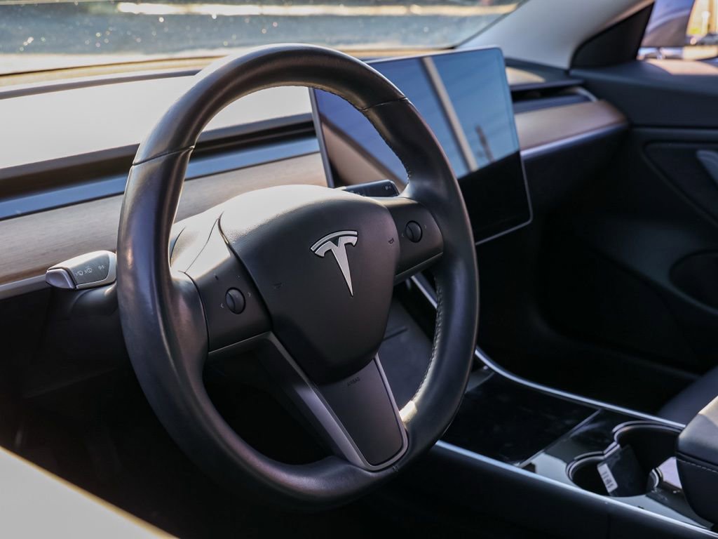 Used 2018 Tesla Model 3 Mid Range image 14
