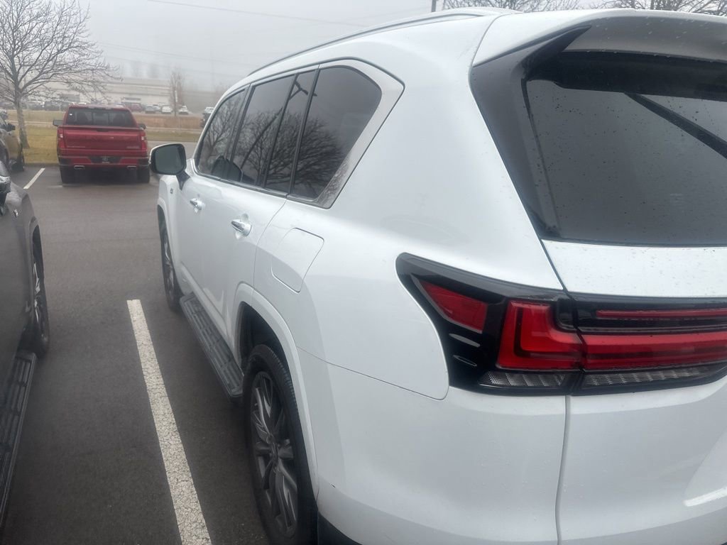 Used 2022 Lexus LX 600 F Sport image 17