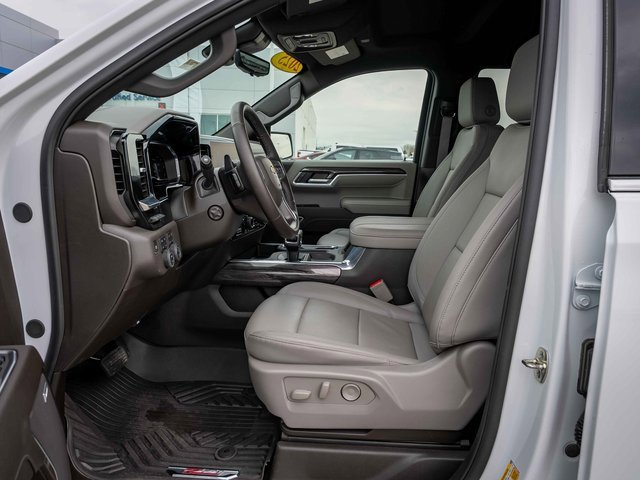 Used 2025 Chevrolet Silverado 1500 LTZ image 13