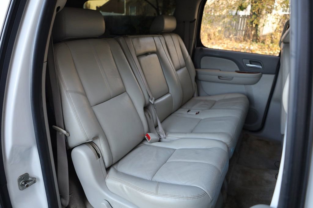 Used 2008 Chevrolet Suburban LT w/ LT Preferred Equipment Group image 21