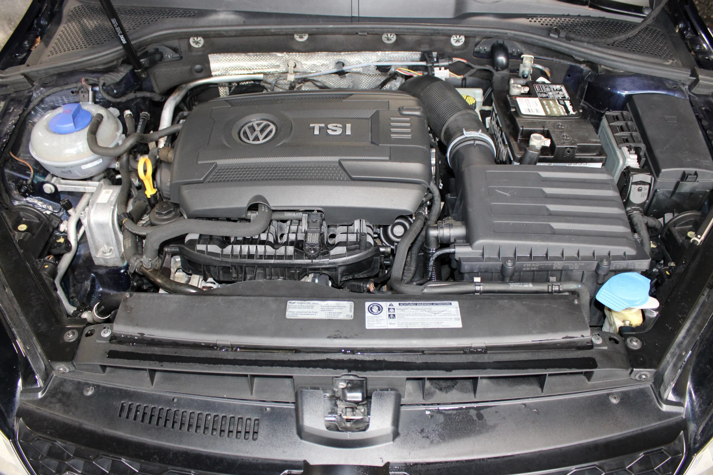 Used 2015 Volkswagen GTI SE FWD image 34