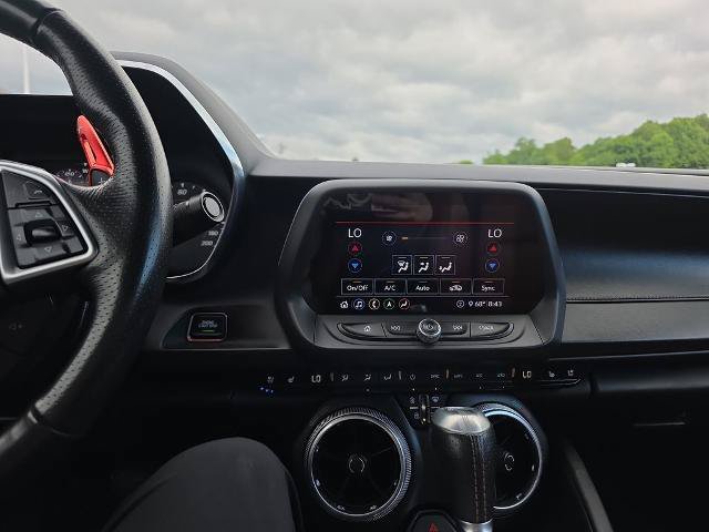 Used 2020 Chevrolet Camaro SS RWD image 32