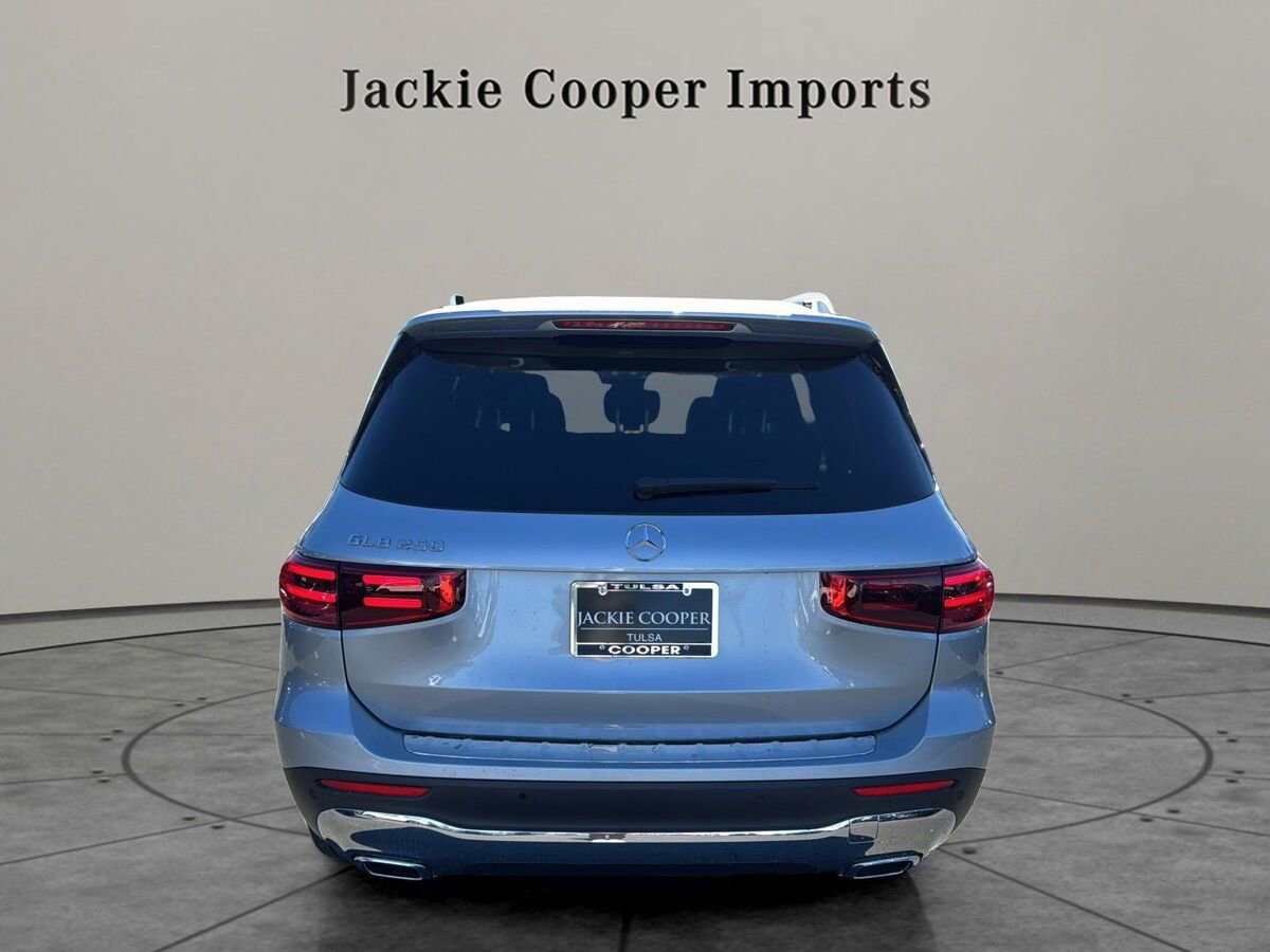 New 2026 Mercedes-Benz GLB 250 image 4