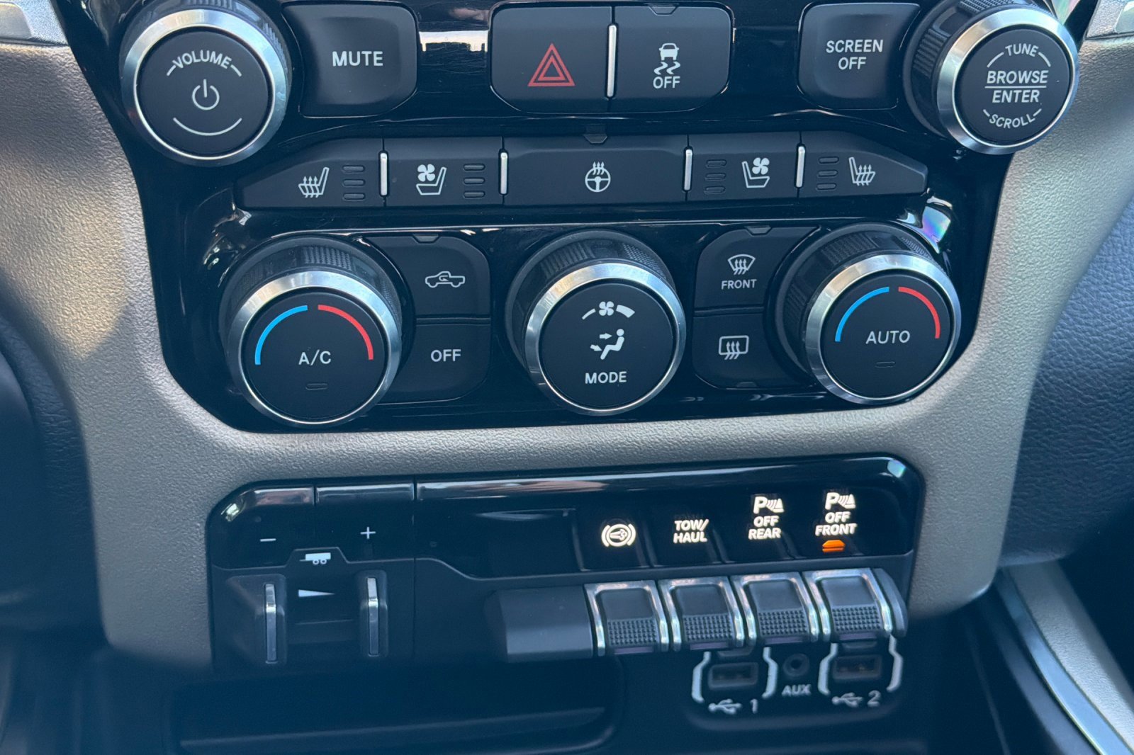 Used 2020 RAM 3500 Laramie image 20