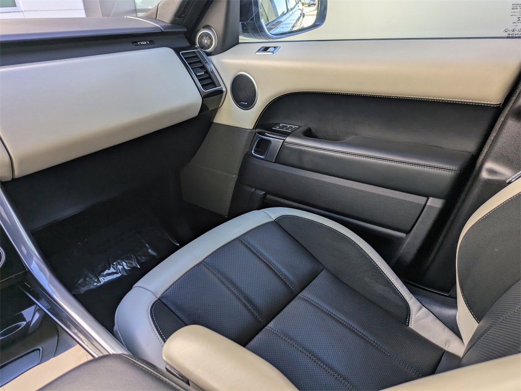 Used 2020 Land Rover Range Rover Sport HST image 18
