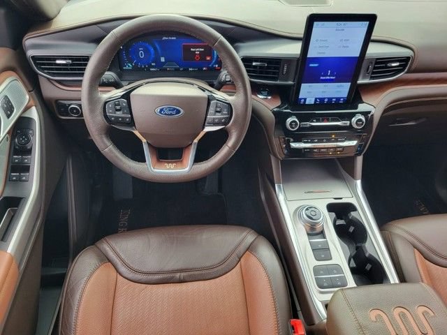 Used 2024 Ford Explorer King Ranch w/ Technology Package RWD image 13