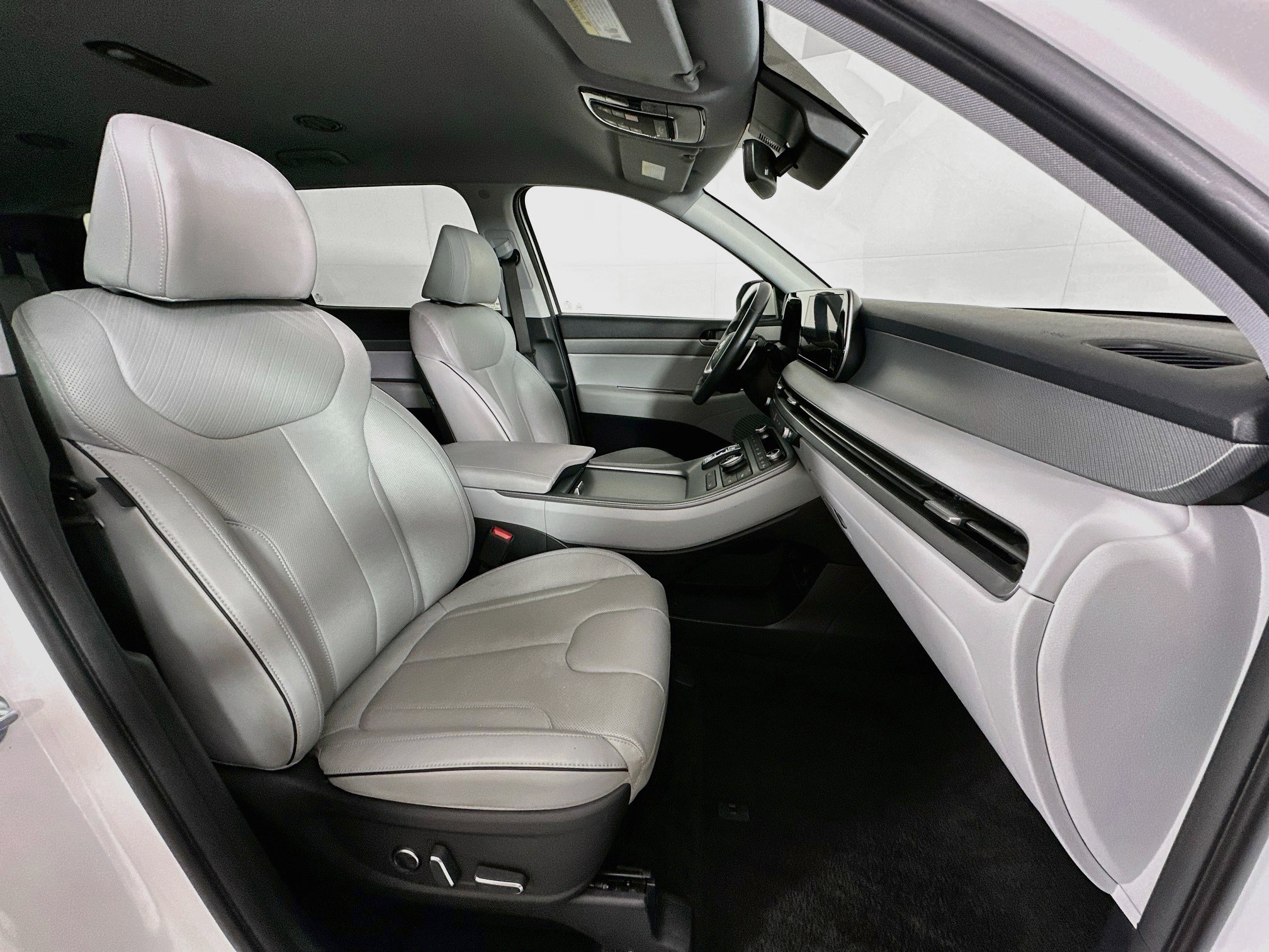 Used 2025 Hyundai Palisade SEL FWD image 33