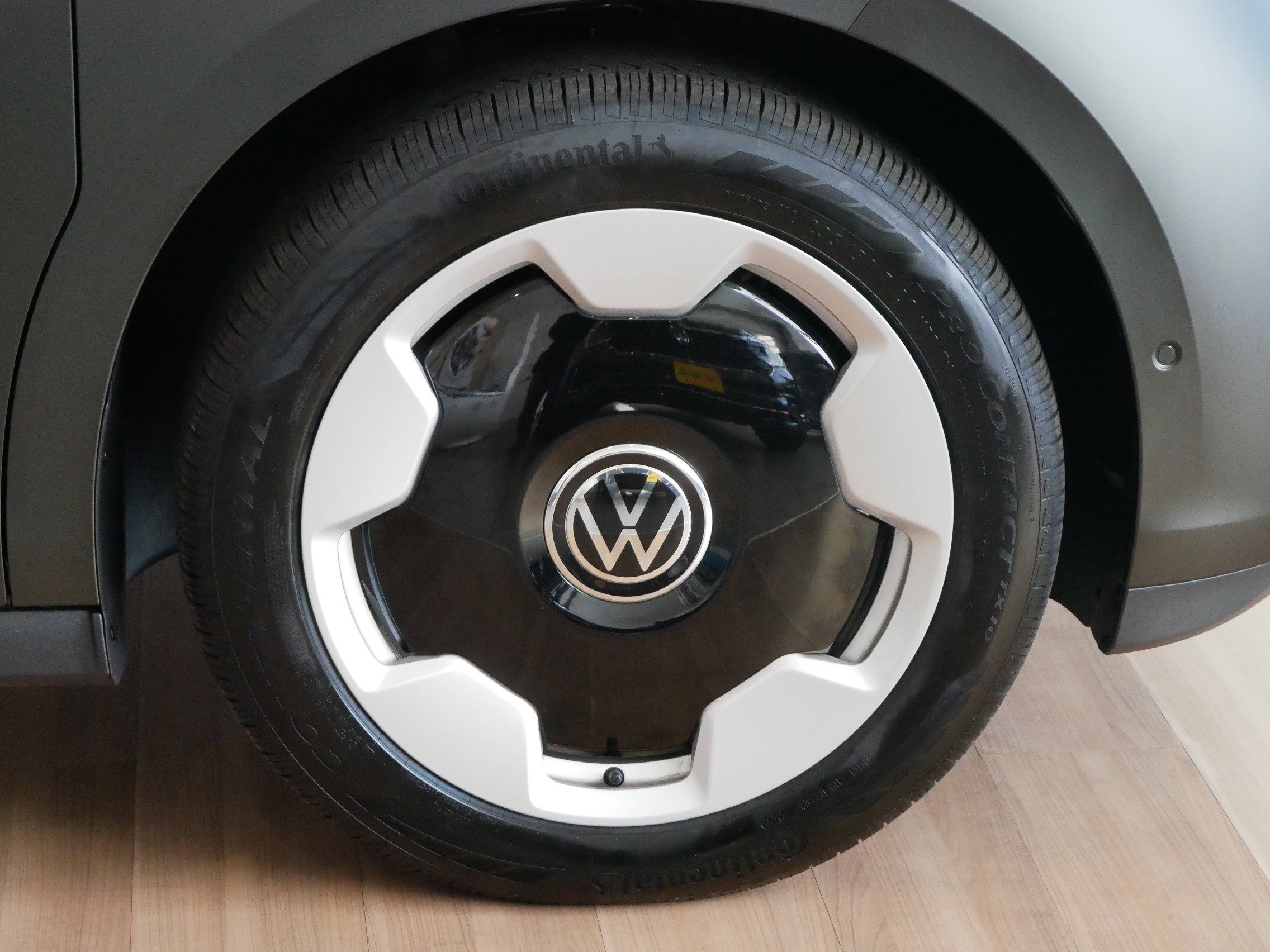 New 2025 Volkswagen ID. Buzz Pro S image 5