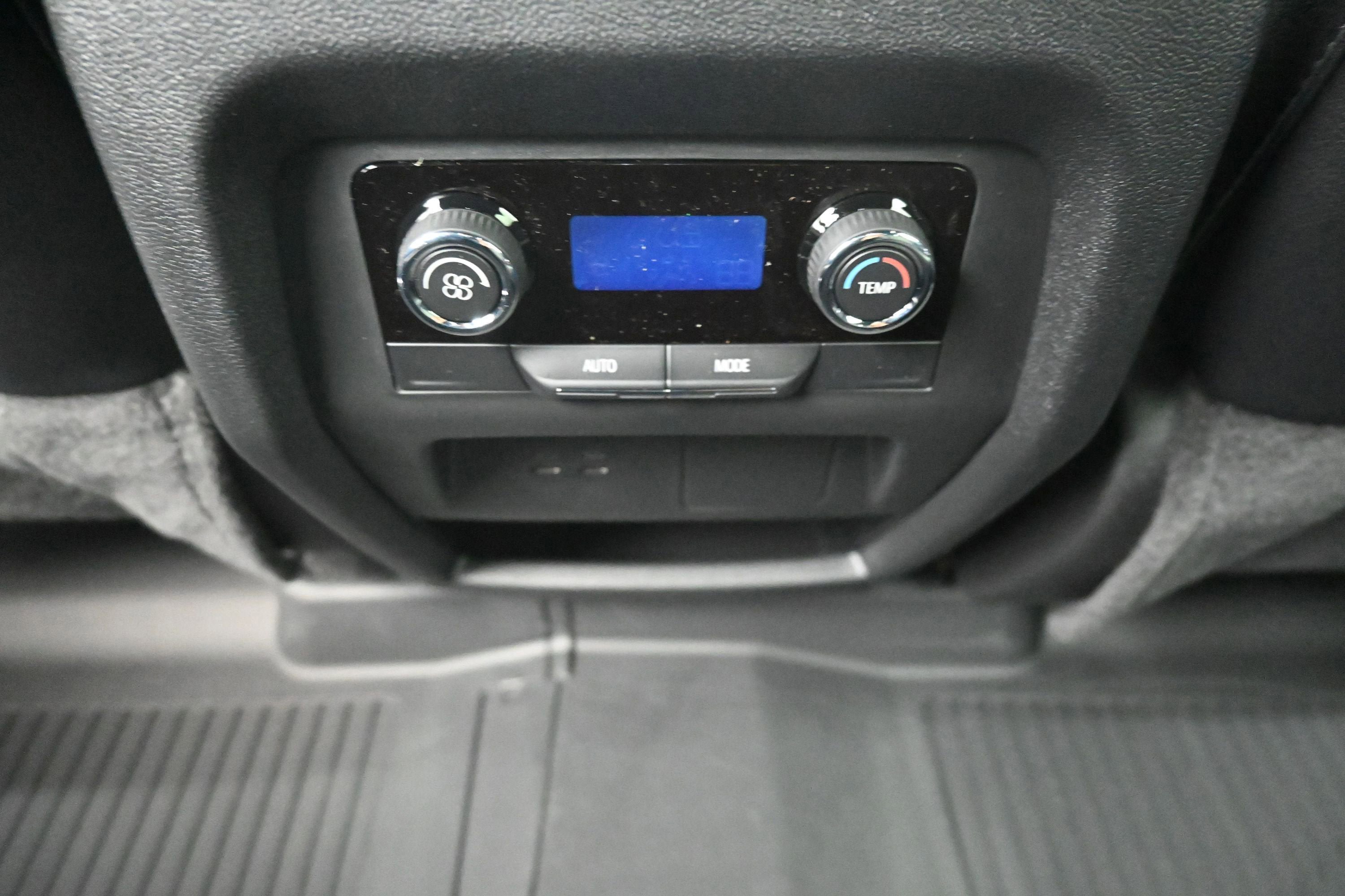 New 2026 Chevrolet Traverse LT w/ Sun and Wheel Package FWD image 23