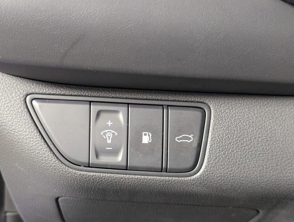 Used 2022 Genesis G70 2.0T RWD image 15