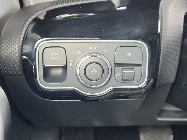 Used 2025 Mercedes-Benz CLA 250 4MATIC image 37