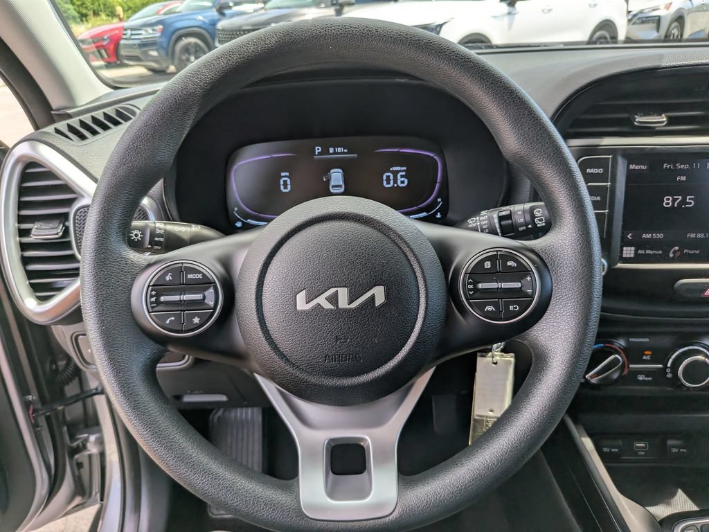 Certified 2025 Kia Soul LX w/ LX Technology Package FWD image 28