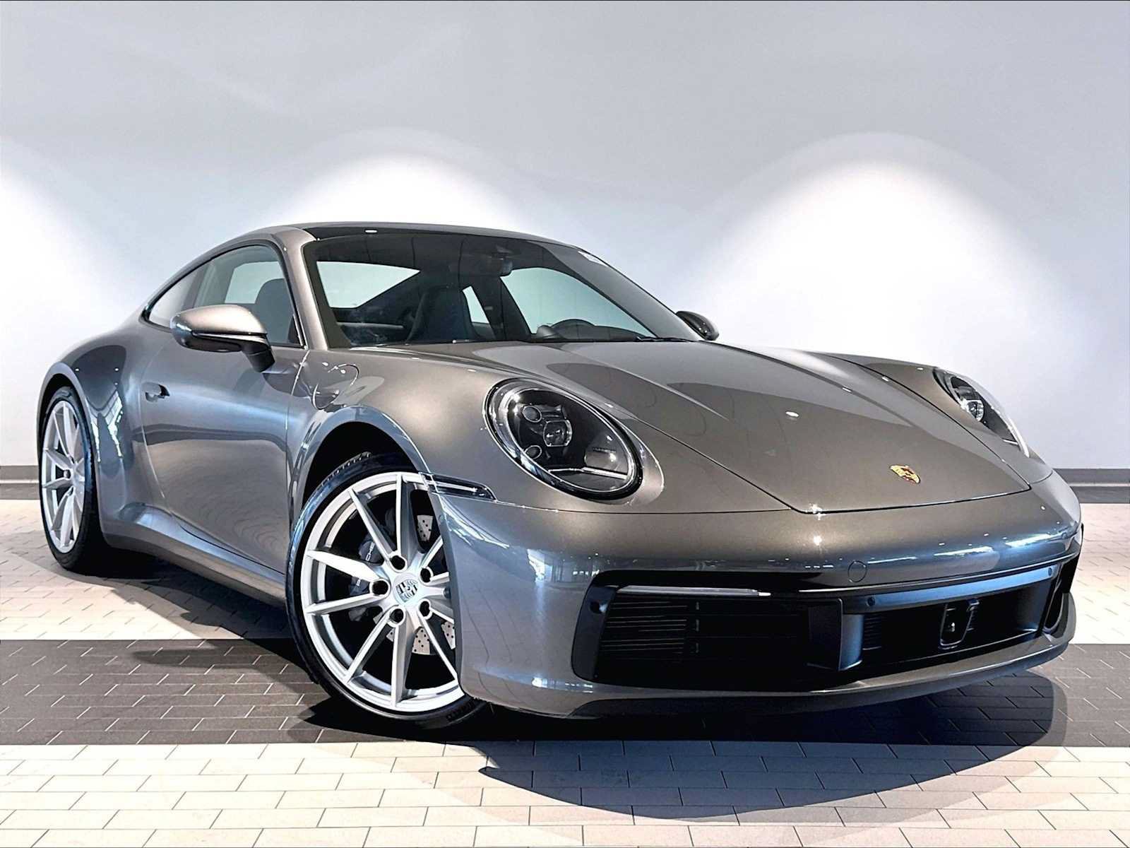 Used 2024 Porsche 911 Carrera RWD image 13