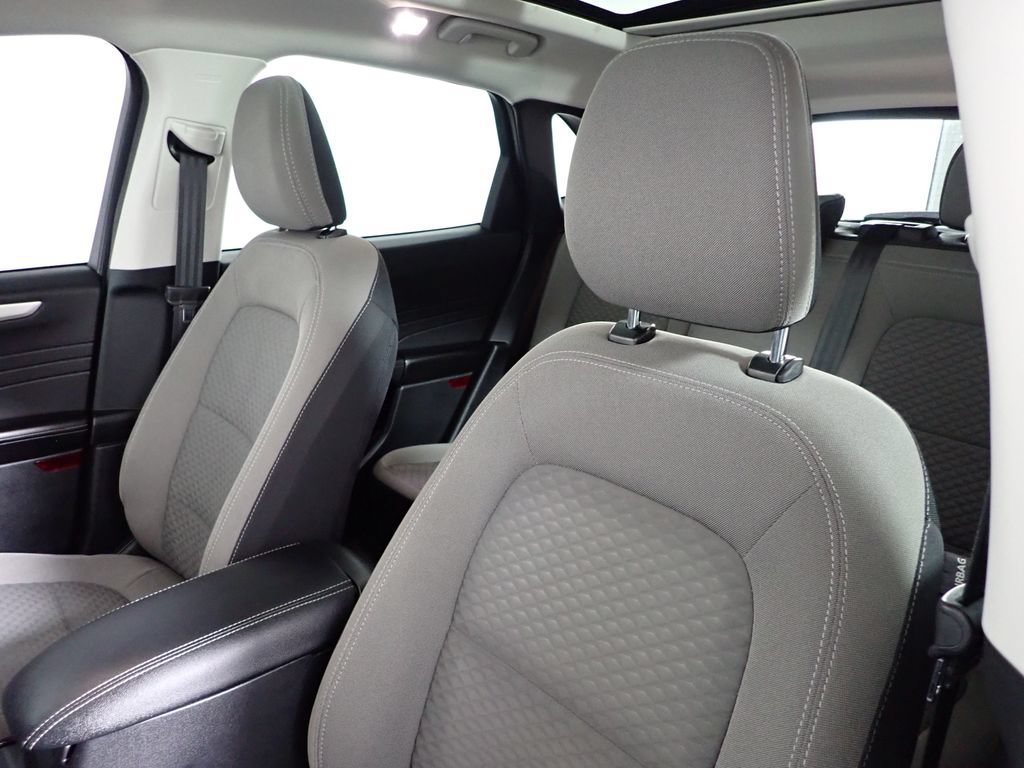 Used 2021 Ford Escape SE w/ Cold Weather Package FWD image 21