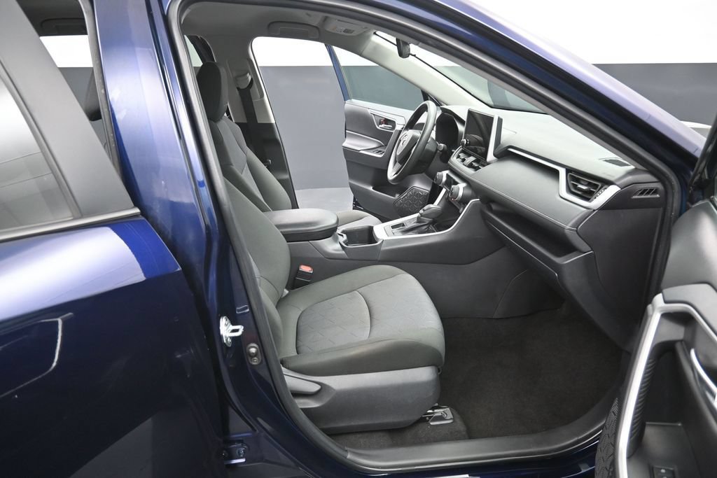 Certified 2025 Toyota RAV4 XLE AWD/4WD image 32