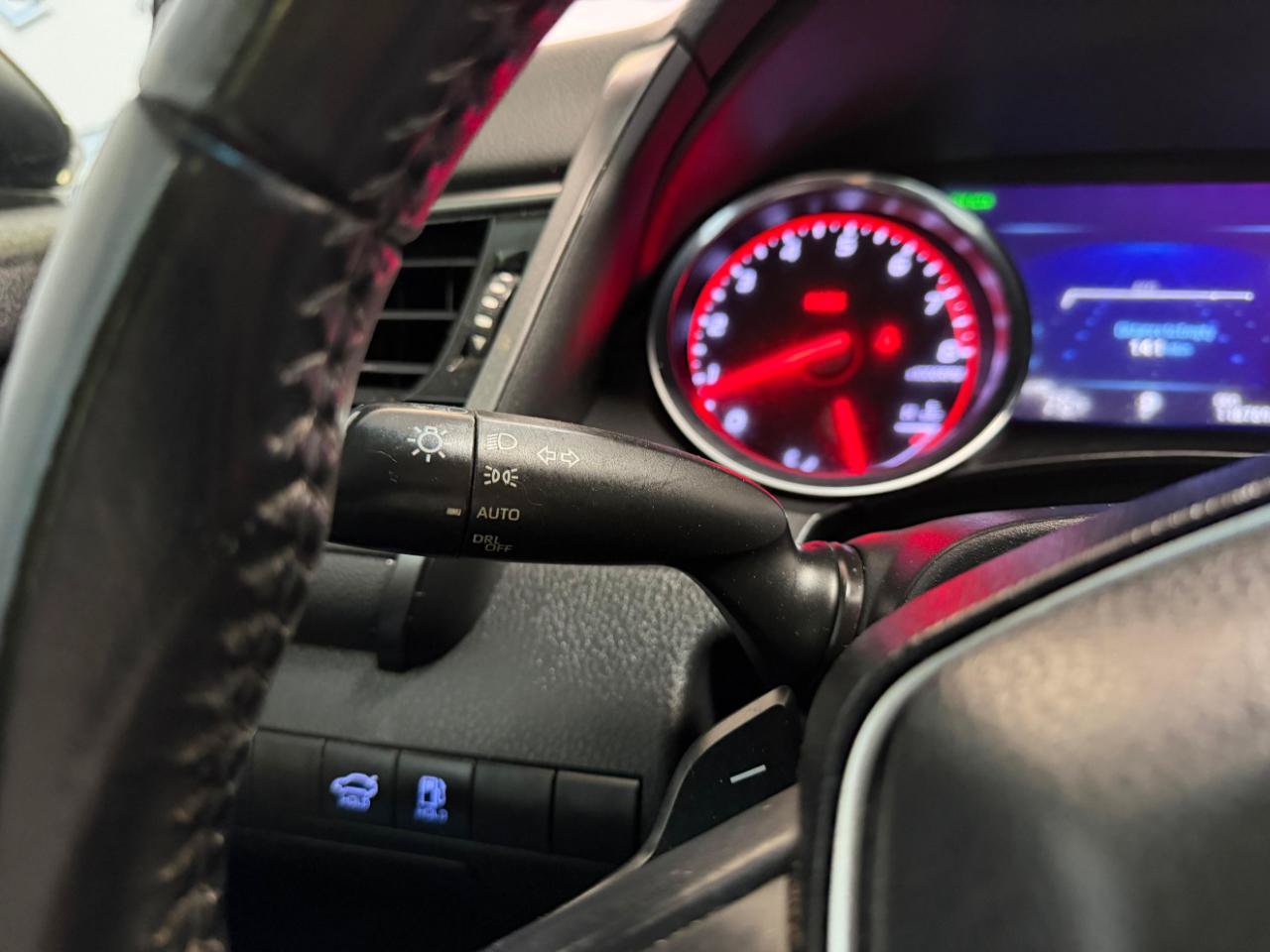Used 2020 Toyota Camry XSE w/ Navigation Package FWD image 33