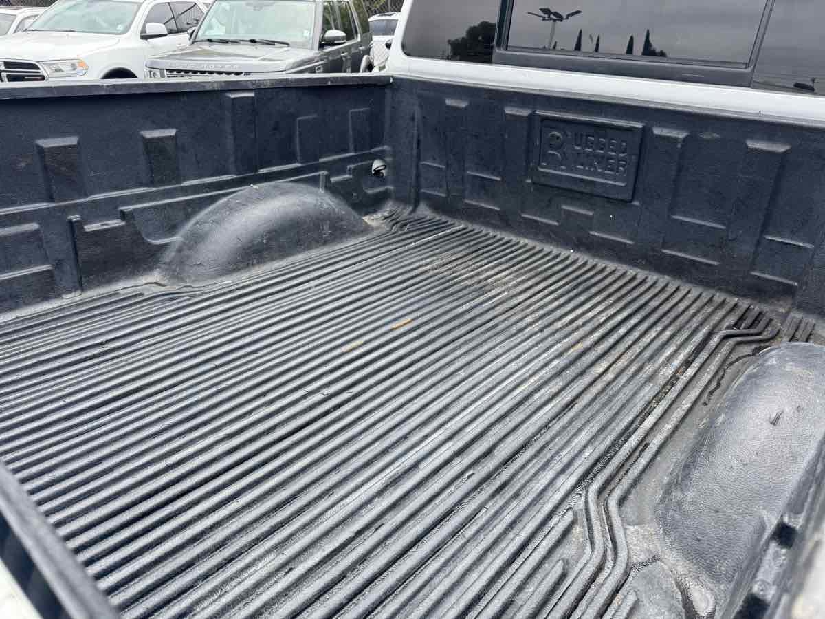 Used 2015 Nissan Titan S image 16