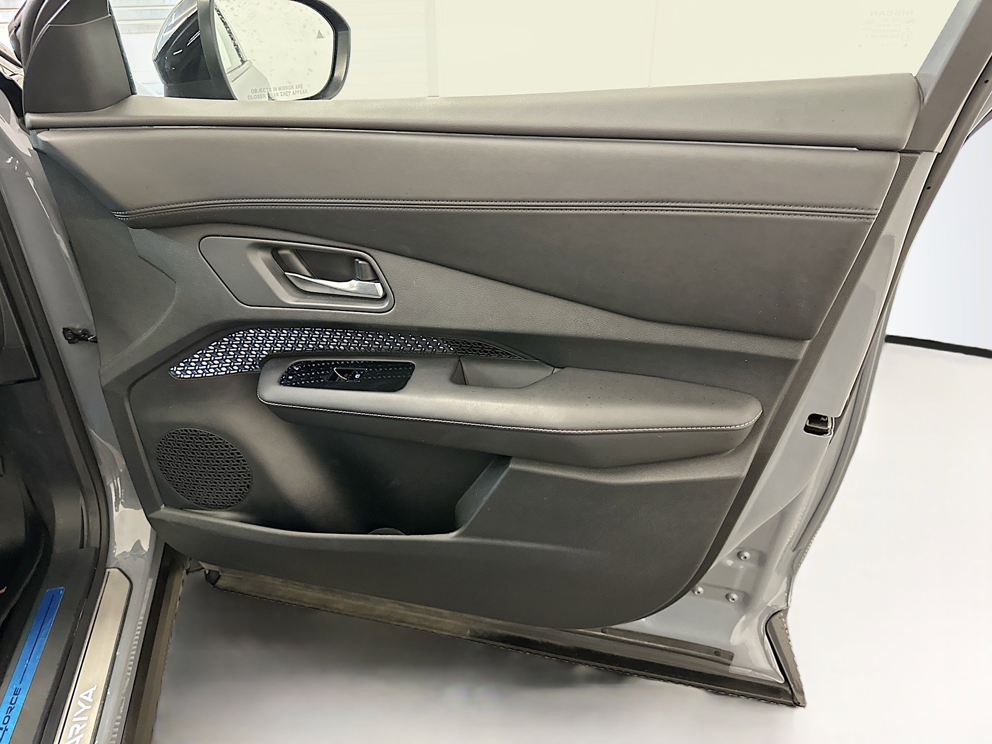 Used 2024 Nissan Ariya AWD image 35