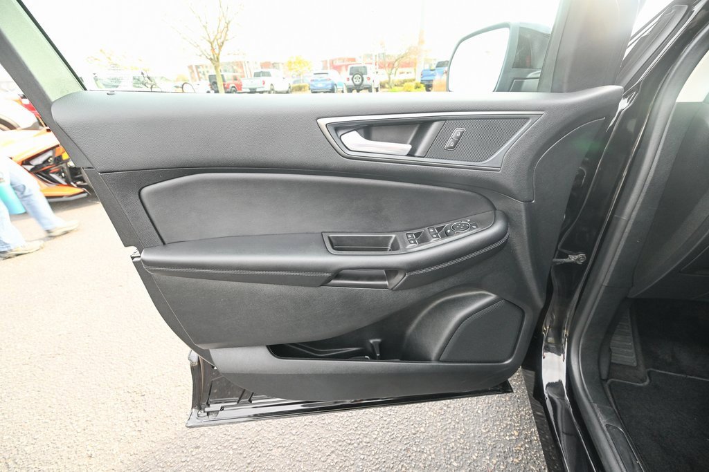 New 2024 Ford Edge SE w/ Black Appearance Package image 14