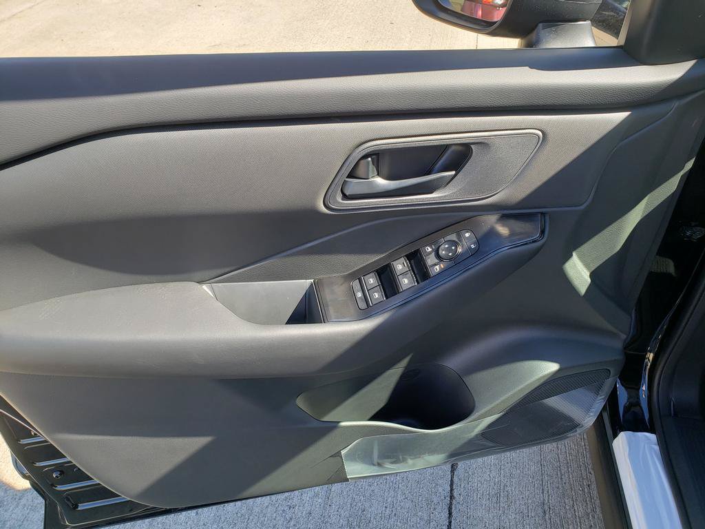 New 2027 Nissan Rogue S FWD image 11