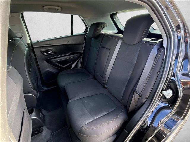 Used 2020 Chevrolet Trax LS FWD image 30