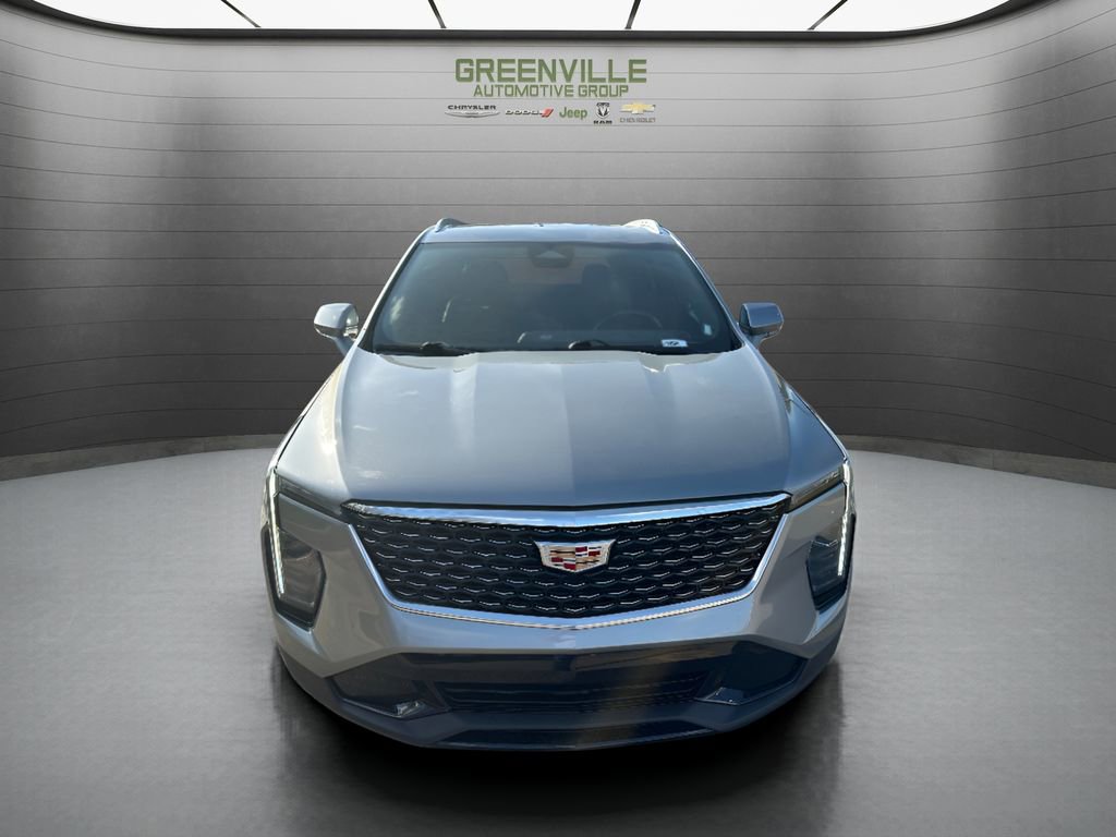 Used 2024 Cadillac XT4 Premium Luxury FWD image 2