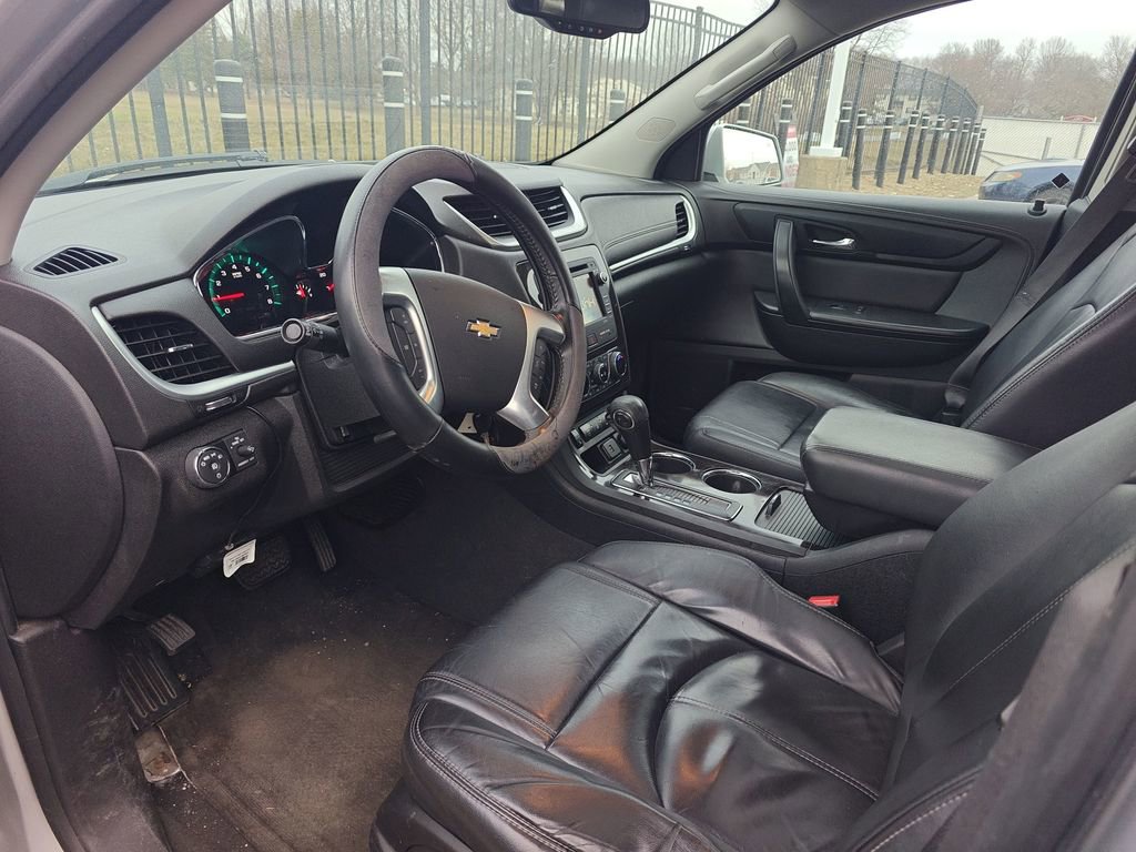 Used 2015 Chevrolet Traverse LT image 8