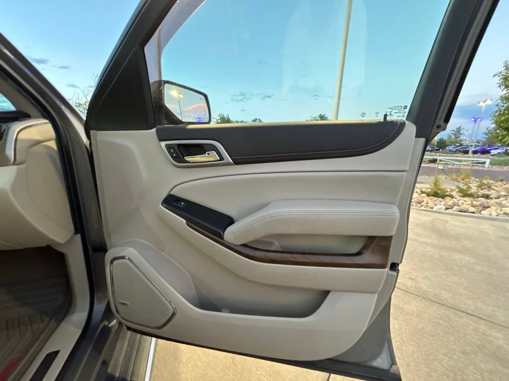 Used 2019 GMC Yukon Denali w/ Denali Ultimate Package AWD/4WD image 35