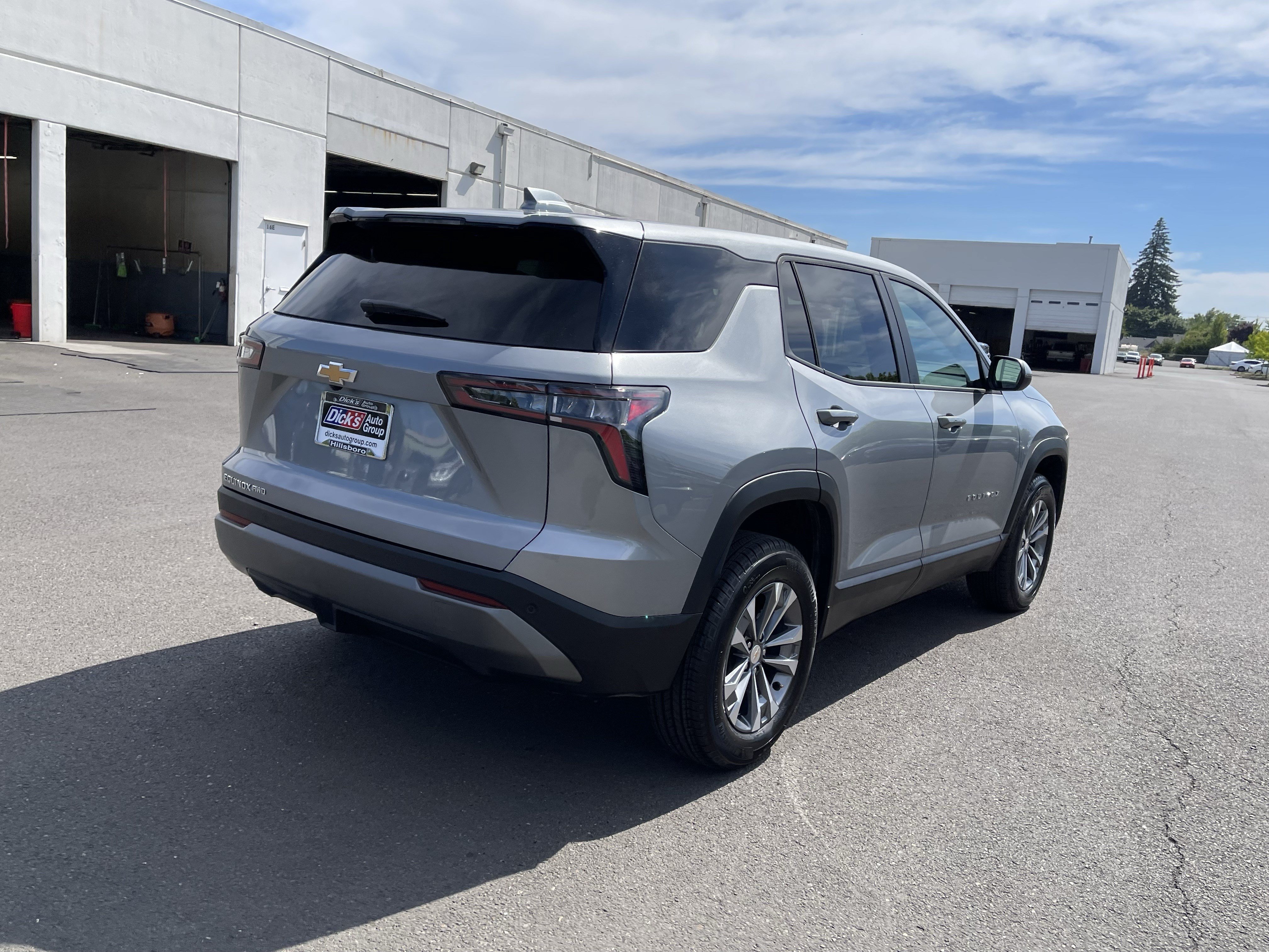 Used 2026 Chevrolet Equinox LT AWD/4WD image 5