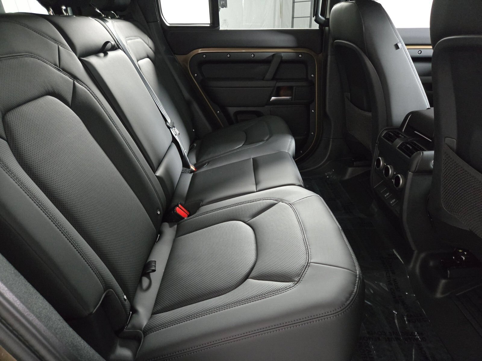 New 2026 Land Rover Defender 110 X-Dynamic SE AWD/4WD image 18