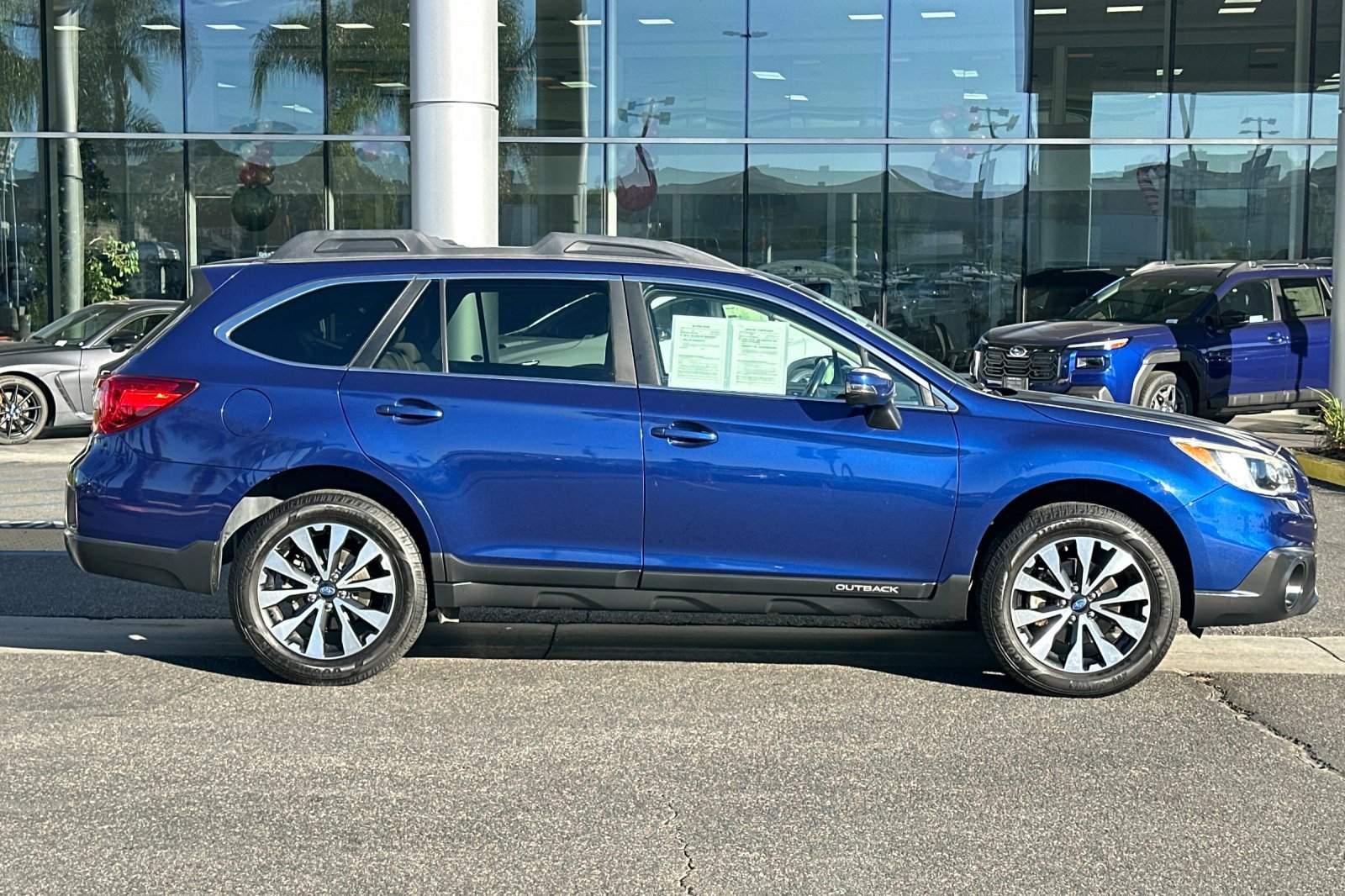 Used 2017 Subaru Outback 2.5i Limited image 3