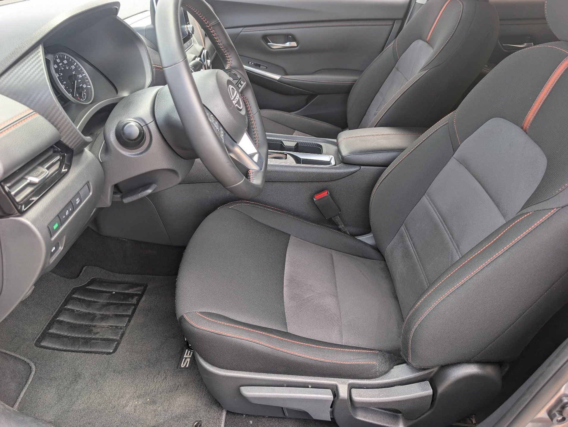 Used 2025 Nissan Sentra SR FWD image 17