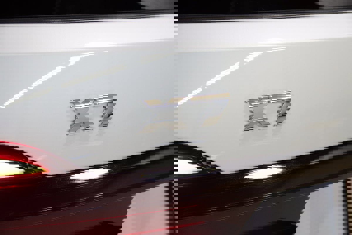 Used 2024 BMW X7 M60i image 11