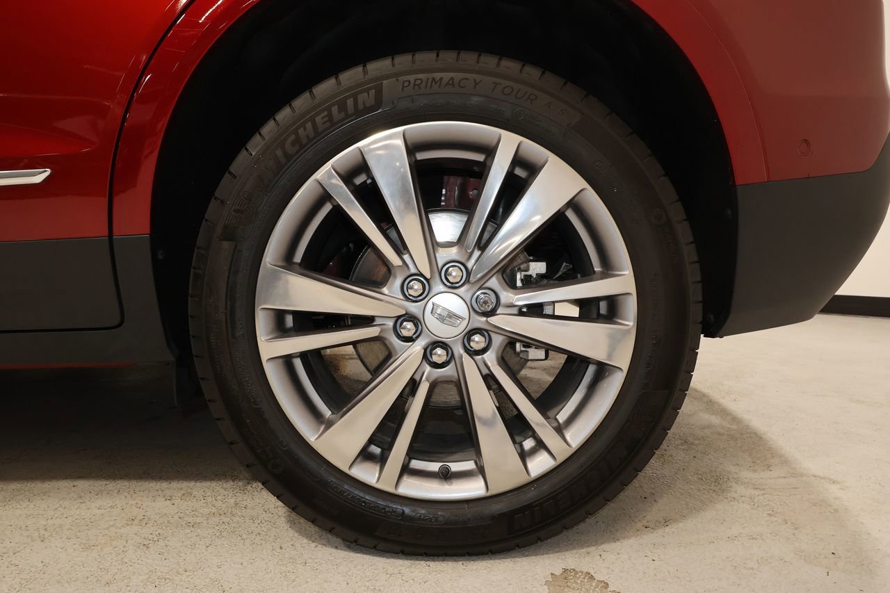 Used 2025 Cadillac XT5 Premium Luxury w/ Technology Package AWD/4WD image 35
