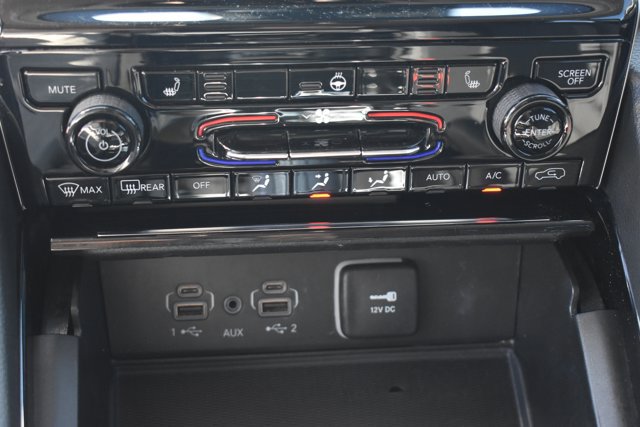 Used 2023 Jeep Grand Cherokee Laredo w/ Luxury Tech Group I RWD image 26
