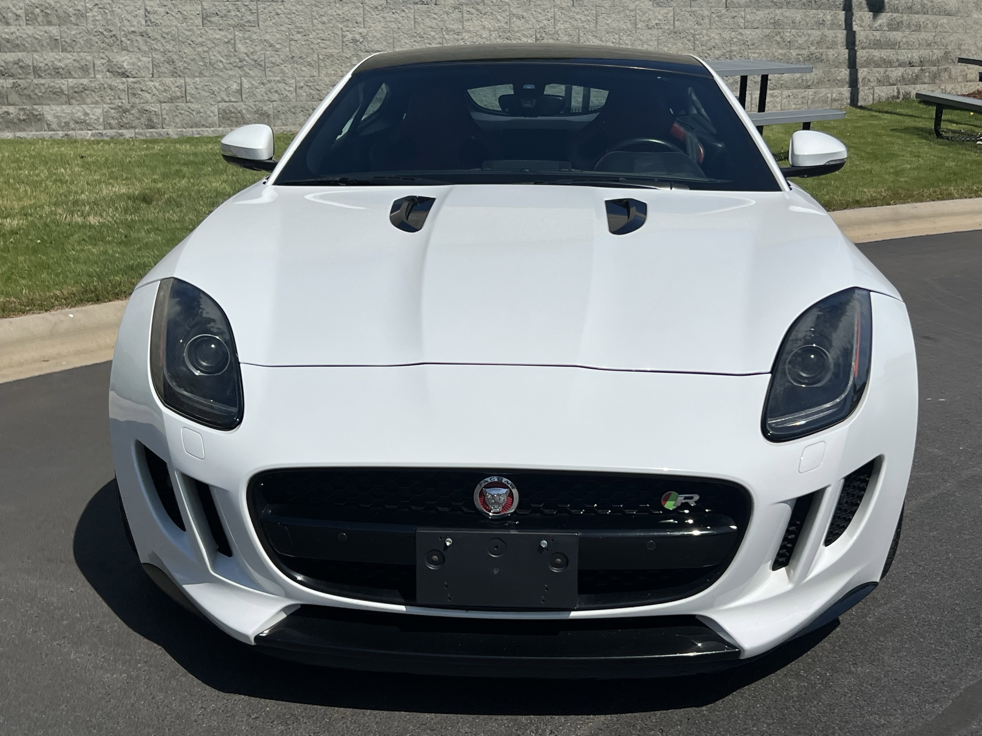 Used 2015 Jaguar F-TYPE R image 10