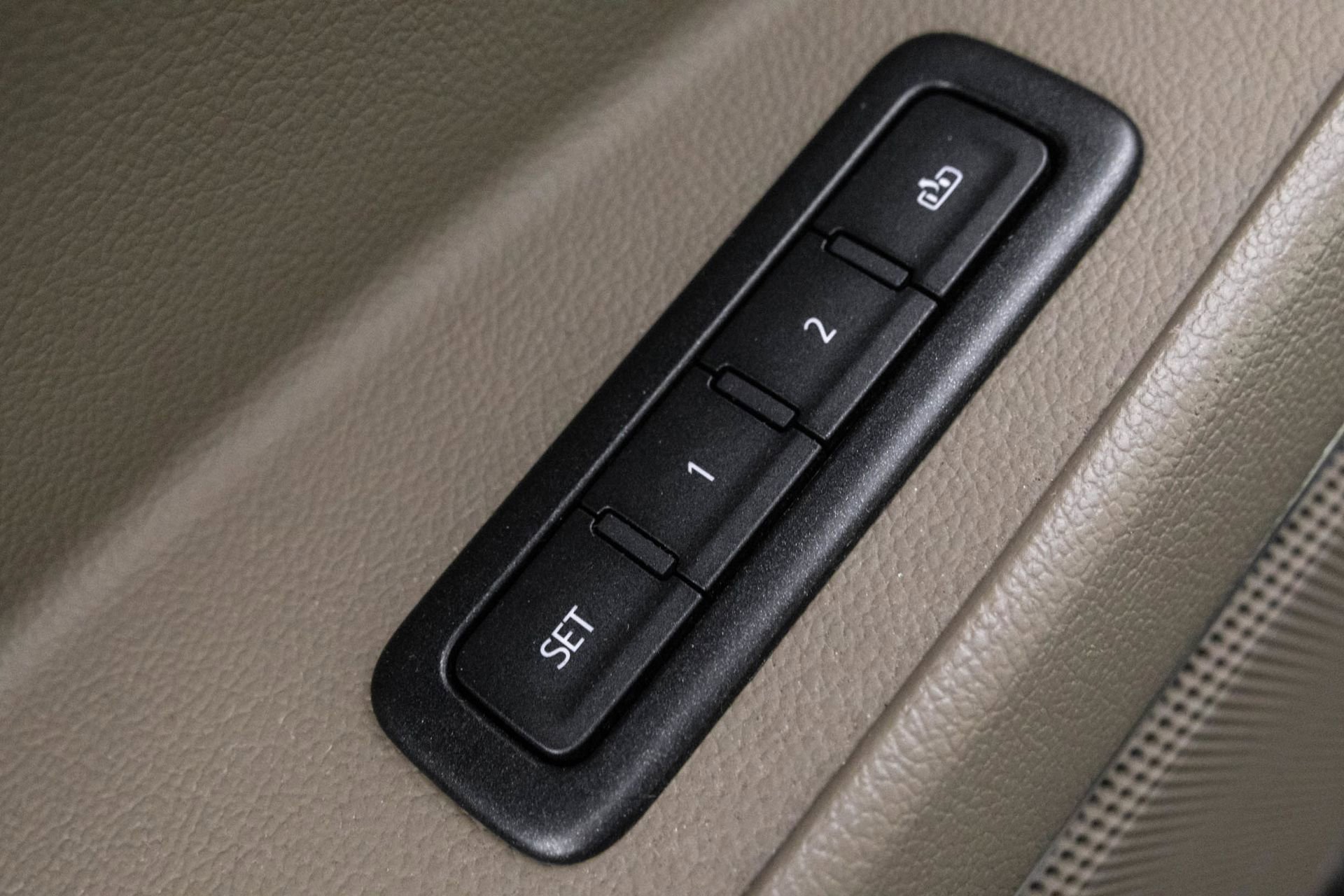 Used 2019 GMC Yukon SLT AWD/4WD image 40