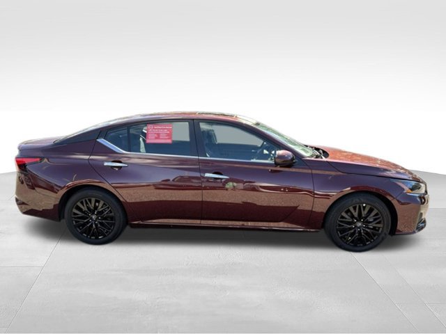 Used 2025 Nissan Altima 2.5 SV w/ SV Special Edition Package FWD image 6