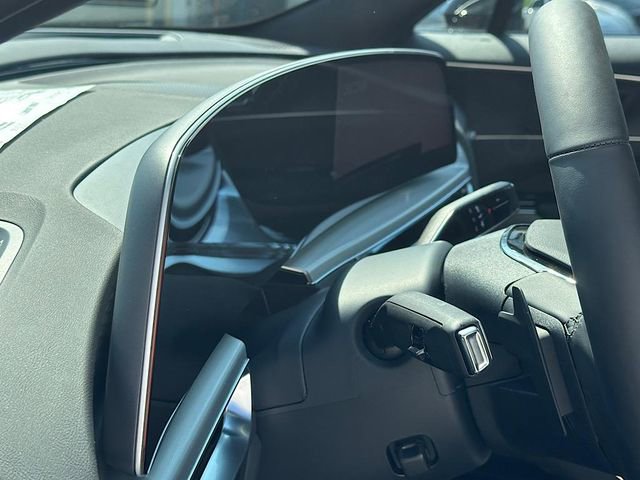 New 2025 Cadillac Lyriq Luxury image 15