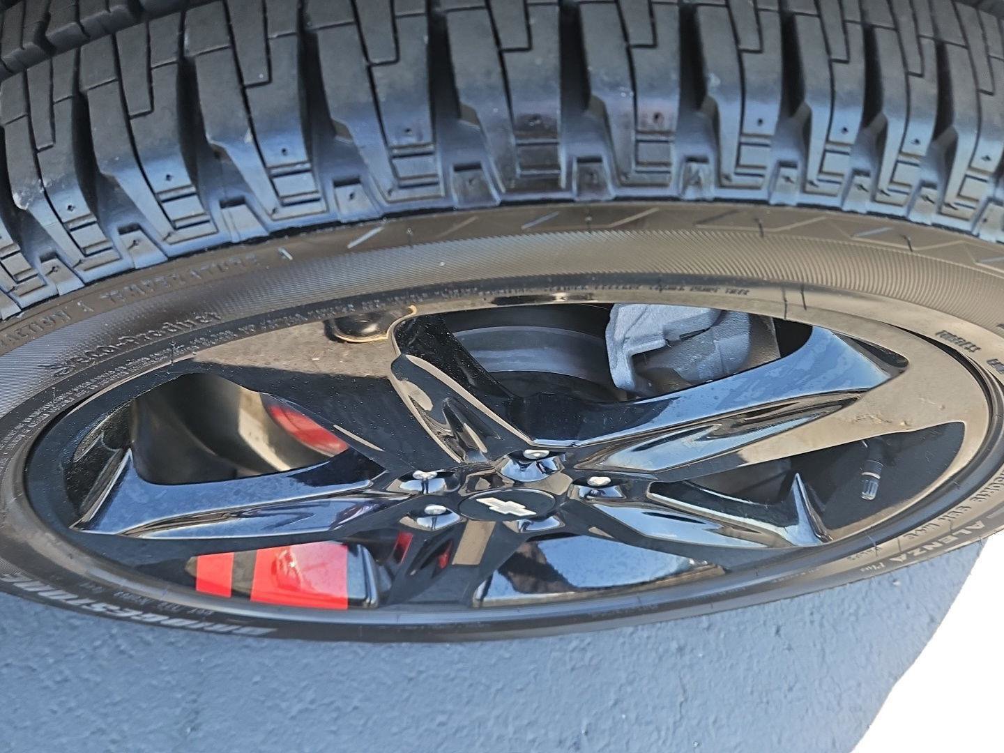 Used 2020 Chevrolet Equinox Premier w/ Premier Redline Edition FWD image 3