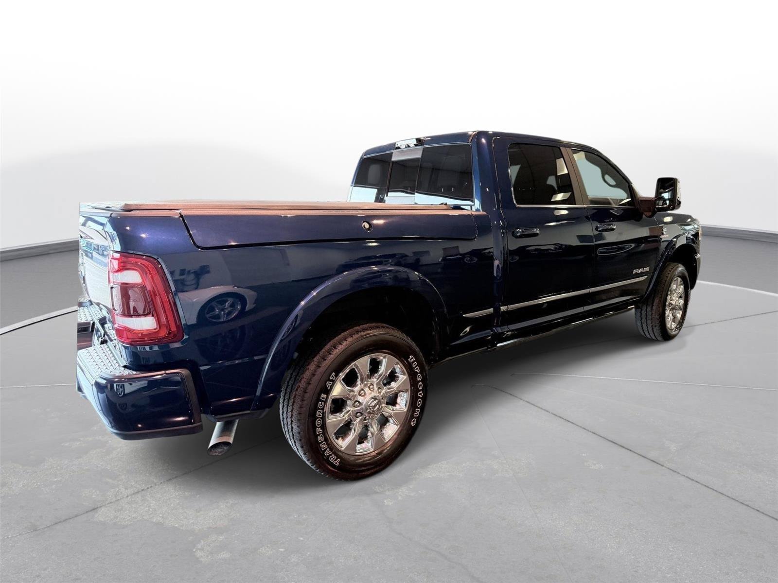 Used 2024 RAM 3500 Limited AWD/4WD image 12