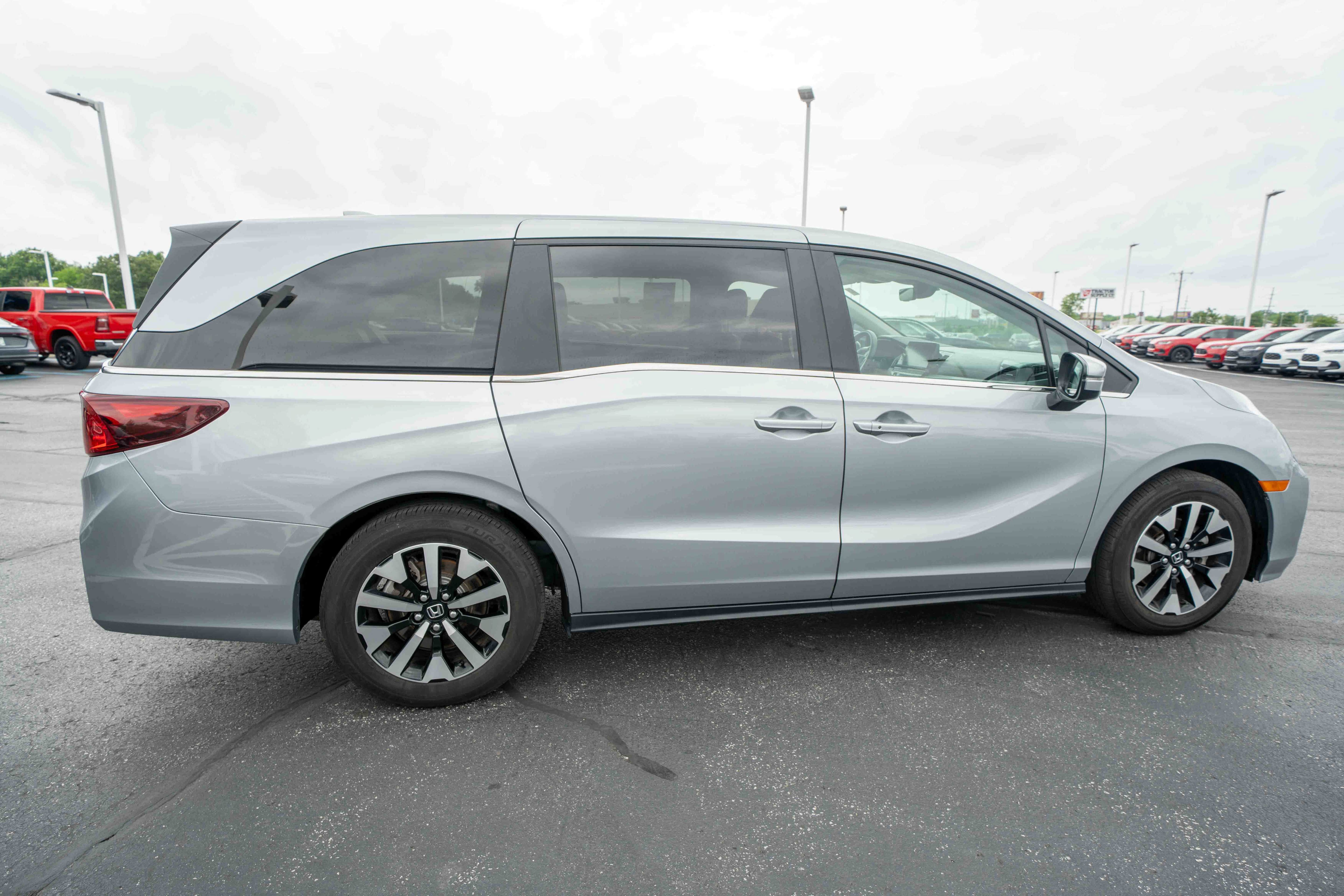 Used 2025 Honda Odyssey EX-L image 6