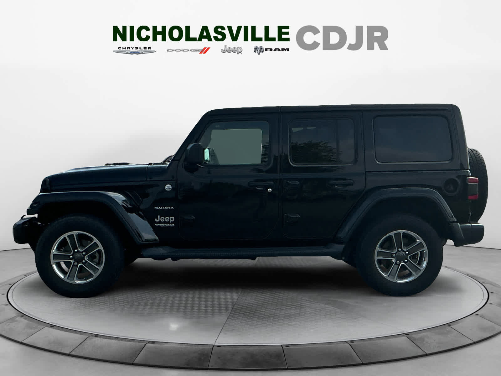 Used 2018 Jeep Wrangler Unlimited Sahara AWD/4WD image 2