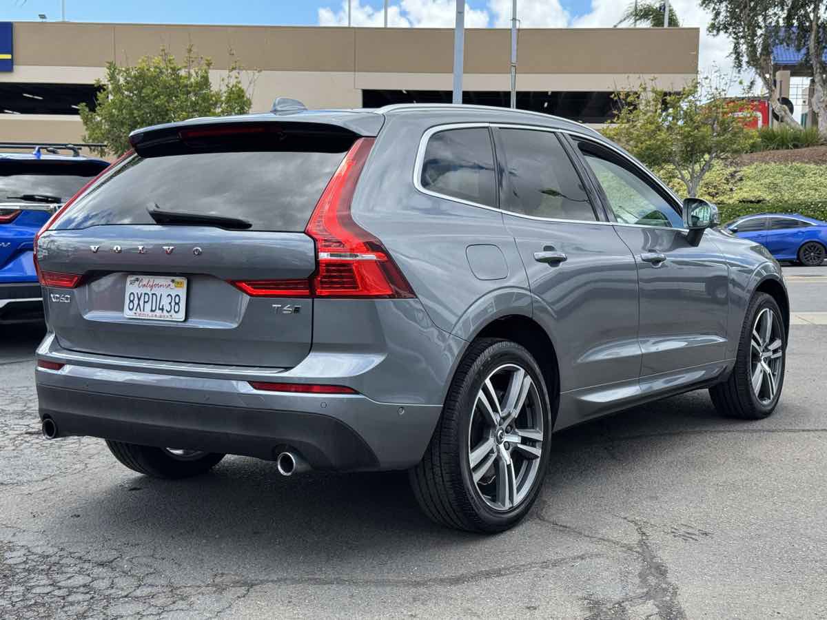 Used 2018 Volvo XC60 T6 Momentum w/ Convenience Package AWD/4WD image 13