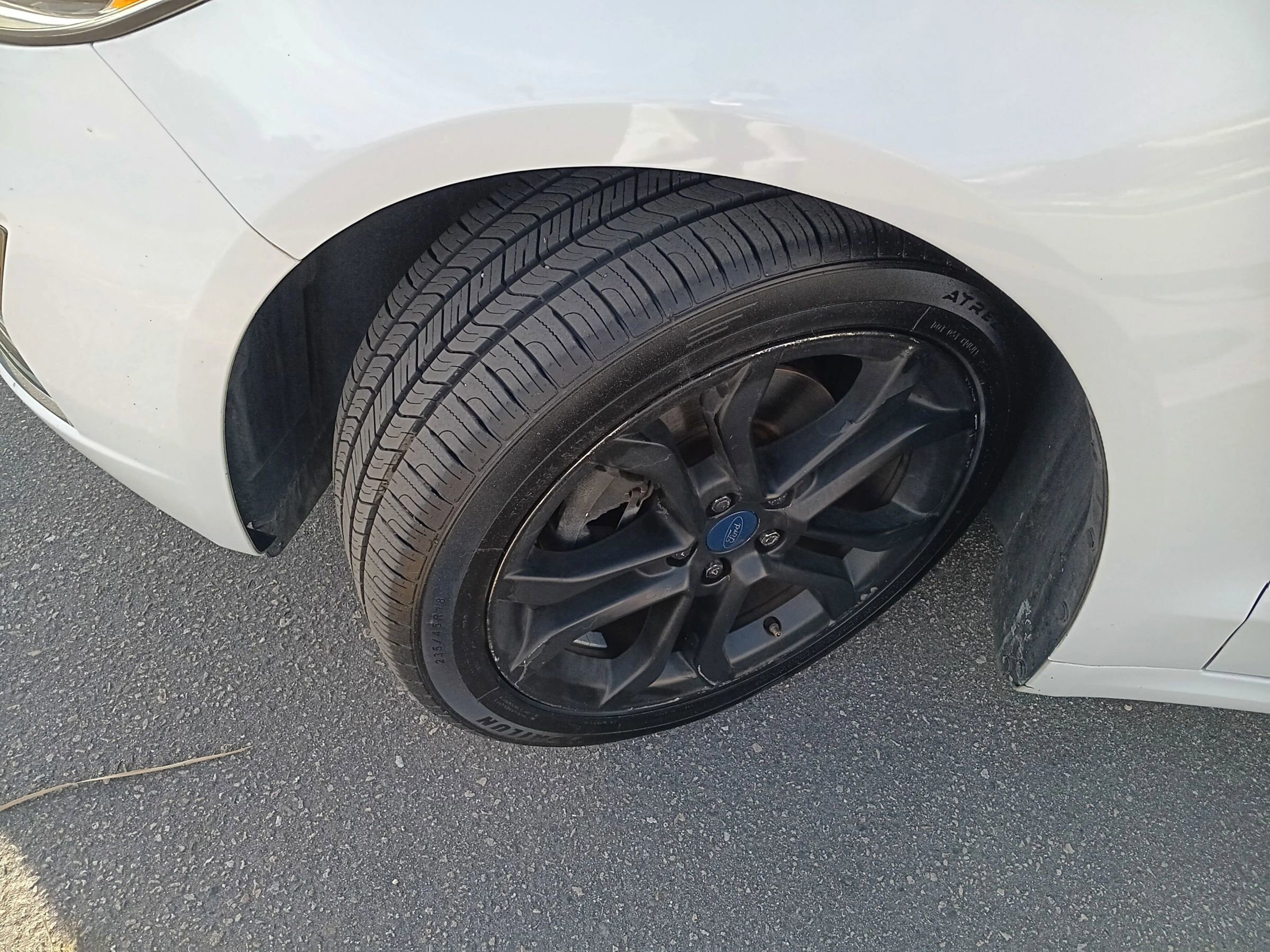 Used 2019 Ford Fusion SEL image 25