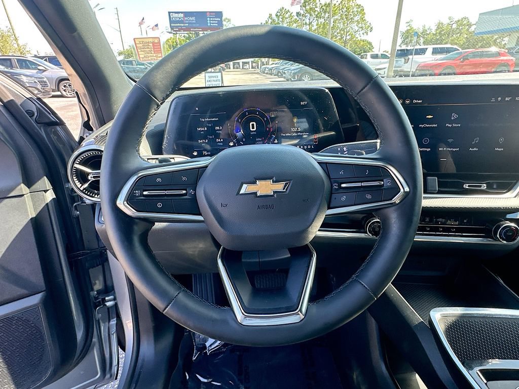 Certified 2026 Chevrolet Equinox LT w/ Safety and Technology Package FWD image 11